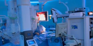 A Modena il primo trapianto di fegato da donatore vivente con un approccio completamente robotico