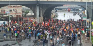 Sciopero generale, a Genova varchi bloccati e cortei per Gaza