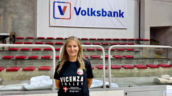 coach Mariella Cavallaro (Volksbank Vicenza Volley) coach Mariella Cavallaro (Volksbank Vicenza Volley)