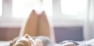 La routine serale da 20 minuti che resetta stress e sonno
