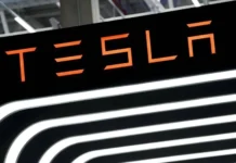 Tesla, indagine sulle maniglie: nel mirino i Suv Model Y tesla