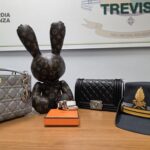 Treviso: Gdf sequestra 658 capi di abbigliamento contraffatti. Venduti online a prezzo degli originali guardia di finanza di treviso capi abbigliamento contraffatti