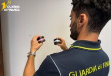 Guardia di Finanza di Treviso: sequestro gel unghie tossico, 3 lavoratori in nero guardia di finanza treviso gel unghie