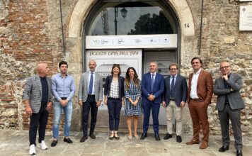 Sanzioni per i negozi sfitti, Giovine (FdI) critica il nuovo regolamento di polizia locale: “Vicenza, repubblica delle vetrofanie” vetrofanie locali commerciali sfitti vicenza