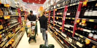 Occupazione in crescita e prezzi in rallentamento, ma la spesa delle famiglie non prende slancio