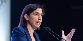 Schlein al Pse “In Italia democrazia e libertà di parola a rischio con la destra al Governo”