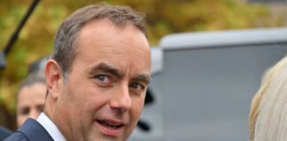 Francia, lascia il primo ministro Lecornu. Macron accetta le dimissioni