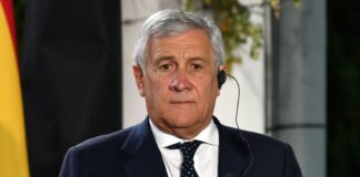 Manovra, Tajani “Modifica su affitti brevi o non voteremo mai”