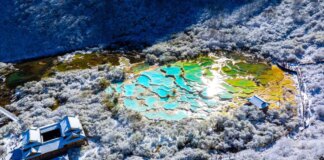 Cina: prima nevicata a Huanglong, atmosfera magica tra laghetti naturali (2)