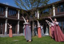 Cina: festival di danza anima l’antica cittadina di Xinshi (2)