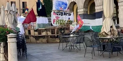 Acampada a Vicenza in piazza Biade