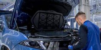 BMW Group apre a Debrecen il suo stabilimento più innovativo e sostenibile