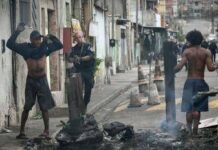 Brasile, maxi blitz anti narcos a Rio de Janeiro: almeno 64 morti tra sospetti e polizia