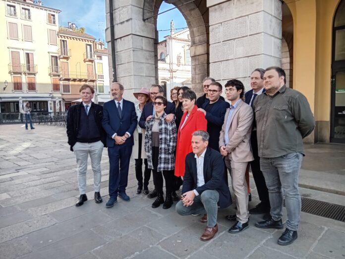 Candidati e sostenitori vicentini di Uniti per Manildo Presidente Candidati e sostenitori vicentini di Uniti per Manildo Presidente