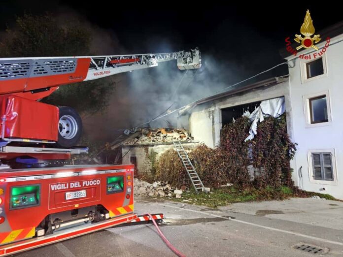 Castel d'Azzano Verona esplosione casolare morti 3 carabinieri Castel d'Azzano Verona esplosione casolare morti 3 carabinieri