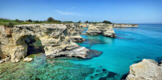 Tra castelli e cattedrali: cosa vedere lungo le coste pugliesi Coste pugliesi, torre Sant'Andrea Otranto in Salento