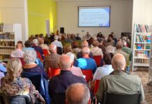 Folla alla “Scuola del lunedì” con Daniele Bernardini, Emilio Franzina e Giovanni Marangoni: militarizzazione di Vicenza tra UNESCO e basi USA? Daniele Bernardini, Emilio Franzina e Giovanni Marangon alla Scuola del lunedì del 13 ottobre su militarizzazione di Vicenza città Unesco