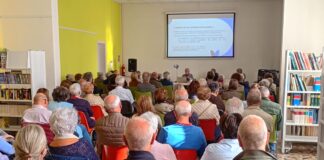 Folla alla “Scuola del lunedì” con Daniele Bernardini, Emilio Franzina e Giovanni Marangoni: militarizzazione di Vicenza tra UNESCO e basi USA? Daniele Bernardini, Emilio Franzina e Giovanni Marangon alla Scuola del lunedì del 13 ottobre su militarizzazione di Vicenza città Unesco