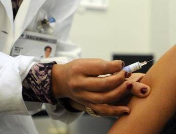 Farmaci: colite ulcerosa, risultati positivi a 48 settimane per guselkumab sottocute
