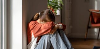 Frase choc su Turetta contro la figlia 13enne, padre denuncia prof