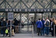Furto dei gioielli della corona al Louvre, fermati due sospetti