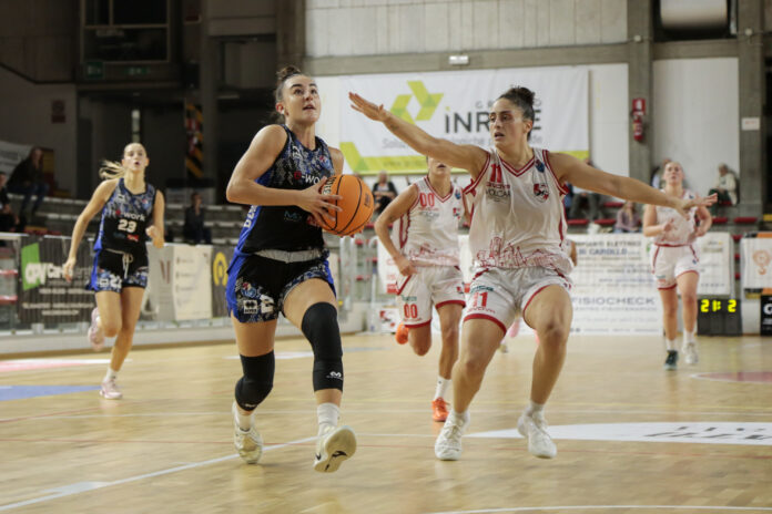 Fusari (A.S. Vicenza), in marcatura su Bazan (E-Work Faenza)