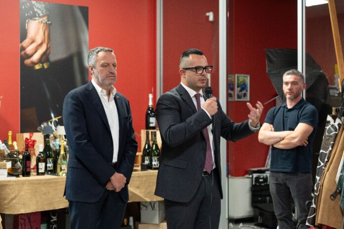 Gabriele Tasso alla presentazione della sua candidatura Gabriele Tasso alla presentazione della sua candidatura: alla sua destra Flavio Tosi
