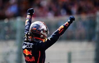 Gp Las Vegas, ordine d’arrivo. Vince Verstappen, Norris secondo, Leclerl solo sesto. Le classifiche del Mondiale F1 2025