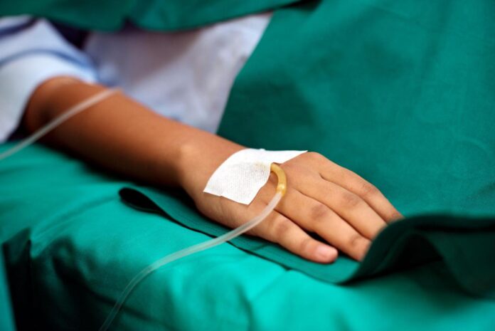 “Ho dolori pazzeschi”, c’è un’anguilla viva nell’intestino: il caso (quasi) unico al mondo