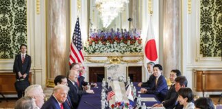 Trump in Giappone: “Siamo il paese più rispettato e più forte del mondo”