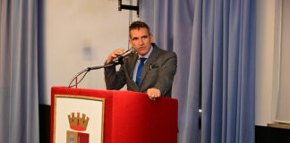 Immigrazione clandestina, prima accoglienza ed esercizi pubblici, Questore di Vicenza Zerilli promuove confronto con Polizie Locali Il questore Francesco Zerilli interviene alla seconda conferenza provinciale per le Polizie Locali da lui fortemente voluta