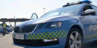Incidente A1, camion invade carreggiata: tratto chiuso e traffico in tilt
