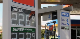 Accise sui carburanti come l’Araba fenice: muoiono durante le campagne elettorali e risorgono dopo ogni vittoria Le accise gonfiano i prezzi di benzina e gasolio