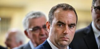 Il primo ministro francese Sébastien Lecornu lascia l’incarico, Macron accetta le dimissioni