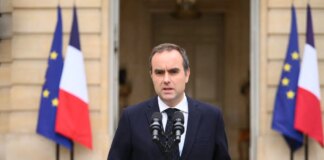 Francia, Macron rinomina Lecornu primo ministro. Il premier “Accetto per dovere la missione affidatami dal Presidente”
