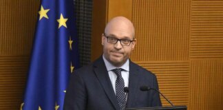 Fontana “L’Intelligenza Artificiale pone questioni che toccano il cuore della democrazia” / Video