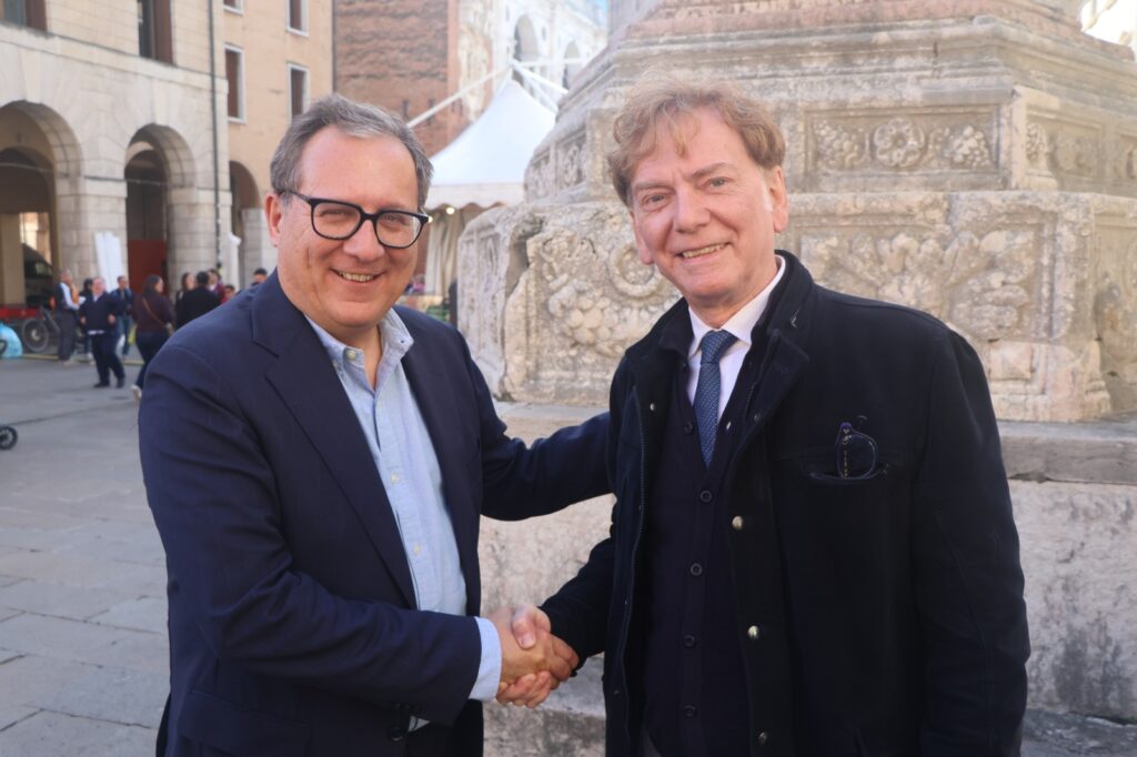 Luigi Creazzo (Avanti! con Uniti per Manildo) col candidato presidente Giovanni Manildo