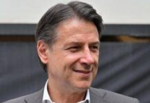 M5S, Conte confermato presidente: “Avanti, tutti insieme, a testa alta”