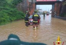 Maltempo in Toscana, a Pistoia evacuata una scuola e salvate due persone intrappolate in auto