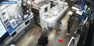 Rapinavano tabaccherie, sale slot e bar a Roma: arrestata una banda, in 4 in manette