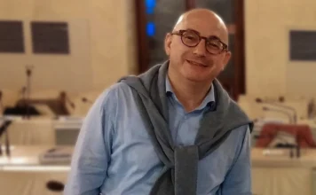 Vicenza, distrutto da incendio negozio a Ospedaletto. Era già accaduto dieci mesi fa. Residenti preoccupati, interpellanza di Colombara Raffaele Colombara valbruna acciaierie questura caserma sasso incendio ospedaletto