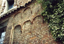 San Francesco e Vicenza San Francesco Vecchio a Vicenza, resti della chiesa tardoromanica del XIII secolo: ci accede dal civico 18 di Piazza Castello