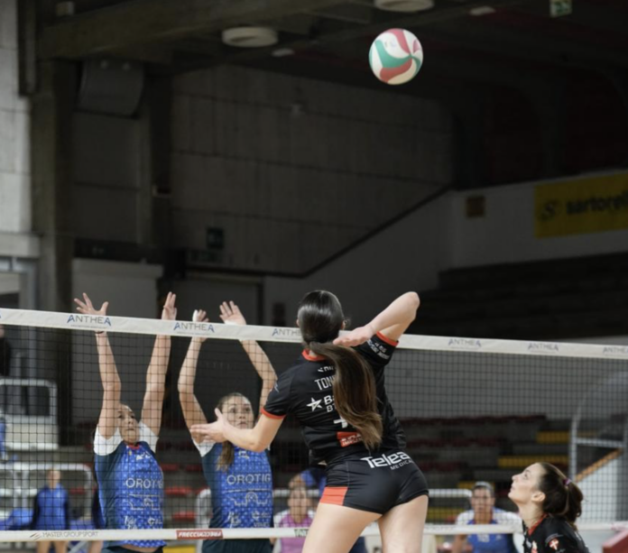 Sveva Tonello (Volksbank Vicenza Volley) a Peschiera (Foto Camilla Tresso) Sveva Tonello (Volksbank Vicenza Volley) a Peschiera (Foto Camilla Tresso)