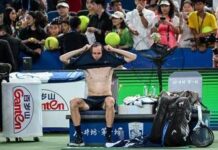 Sinner, infortunio a Shanghai? Jannik zoppica e si ferma nel match contro Griekspoor