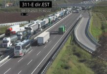 A4, traffico bloccato per un veicolo in fiamme fra i caselli di San Bonifacio/Soave e Verona Est. Code anche nella viabilità esterna incidente in A4 traffico bloccato