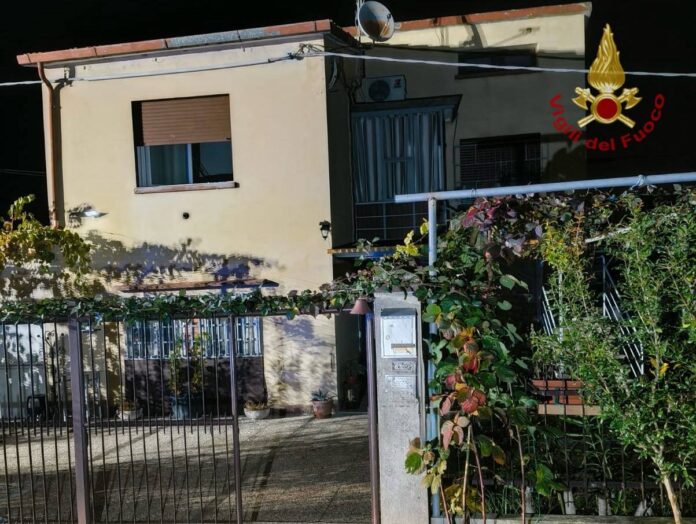 Tre persone, padre, madre e figlia di 27 anni, sono state trovate morte nella loro casa a Canaro (Rovigo). canaro