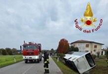 Scontro tra un pullman di studenti e un’auto nel Trevigiano. Morto il conducente del suv, 15 ragazzi feriti