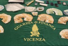 Vicenza: spaccio di cocaina, arrestato un pusher. Sequestrati oltre 63mila euro in contanti cocaina marijuana guardia di finanza vicenza
