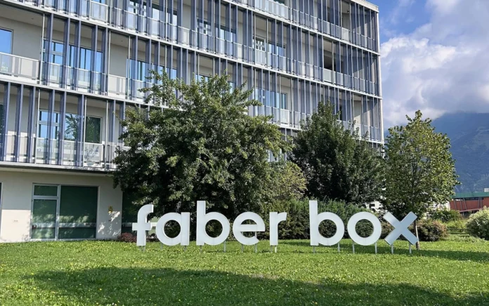 Disagio emotivo giovanile a Schio, esterno del Faber Box che ospita la mostra