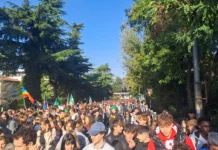 Vicenza: doppio corteo per lo sciopero generale pro Gaza e Flotilla. Studenti, sindacati e attivisti in marcia verso la Caserma Ederle flotilla vicenza gaza corteo 3 ottobre 2025 4